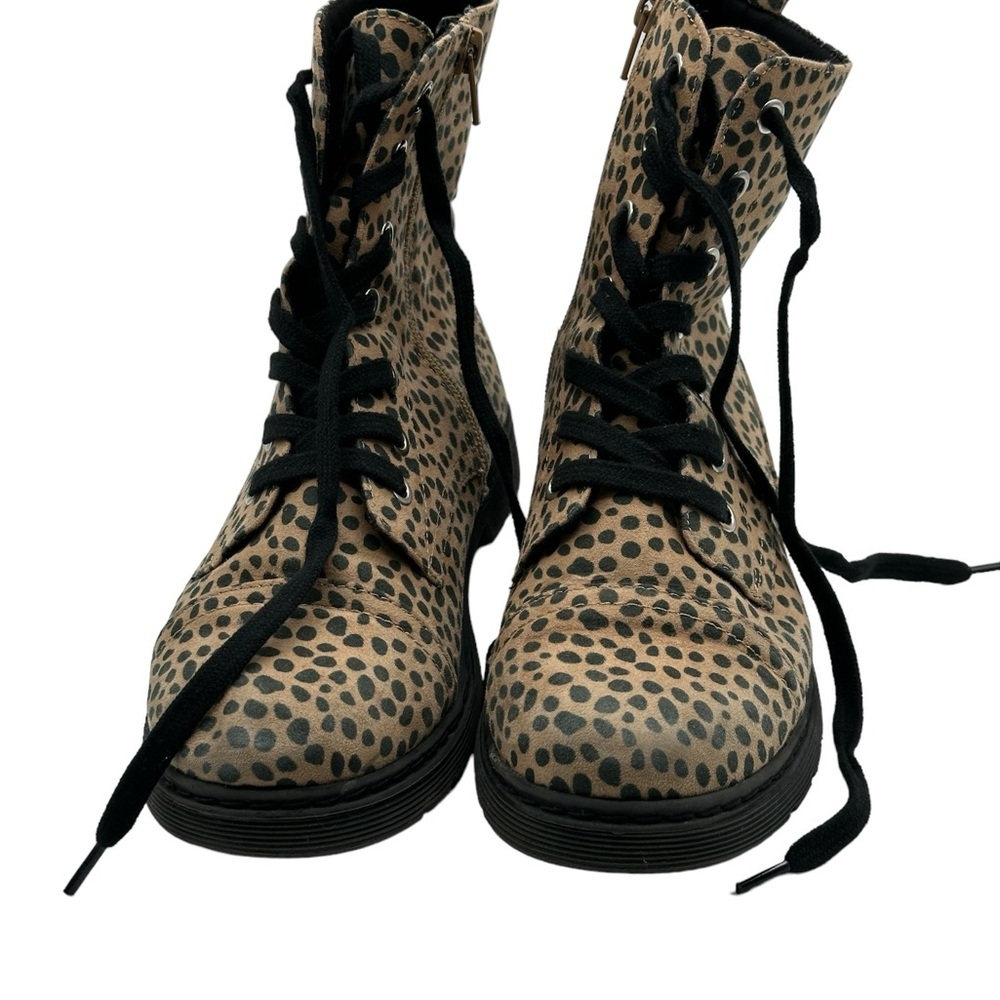 Women’s Arizona Queen 6 M Leopard Utility Shoe Boots Wheat Black Durable Outsole - Picture 2 of 8